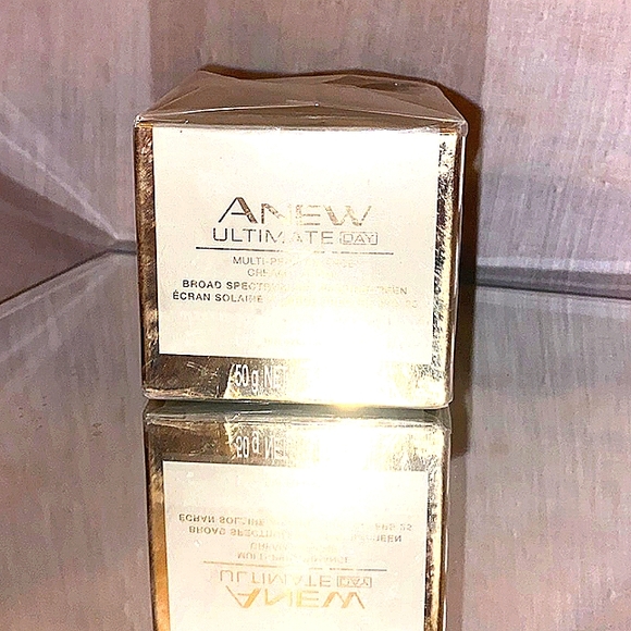 Avon - Picture 7 of 7